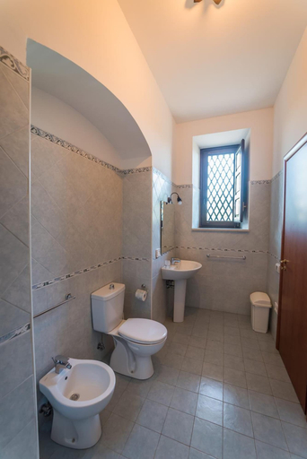Bathroom 3, Il Sentiero degli Ulivi, Catania