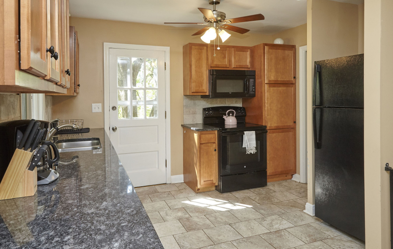 Others 4, Prime Location! 5BR in Quaint Neighborhood!, Jefferson