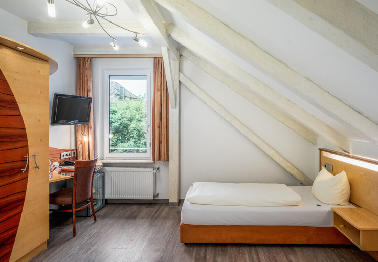 Bedroom 2, Hotel Spitzberg, Passau