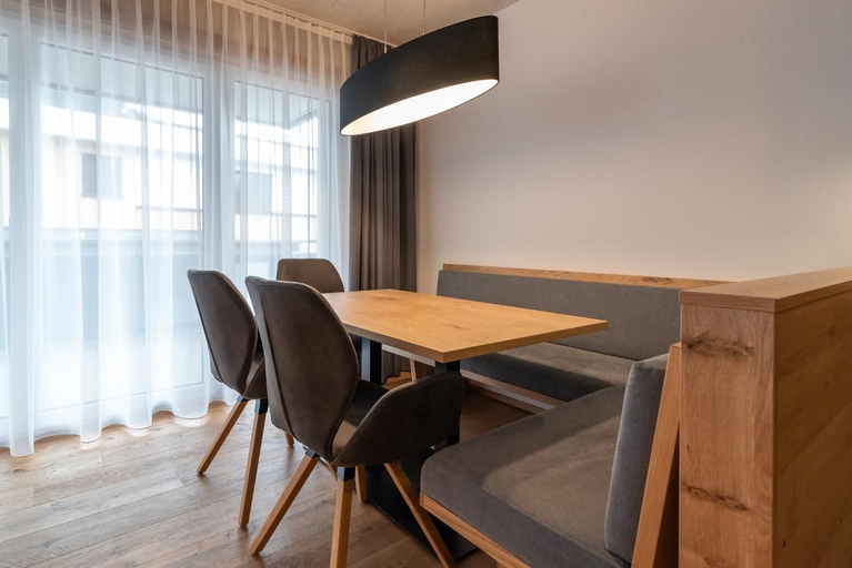 Others 5, A CASA Elegance, Imst
