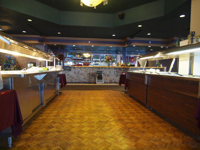 Food & Drinks 5, Travelodge by Wyndham Lacombe, Division No. 8