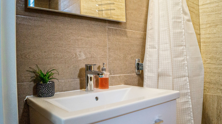 Bathroom 4, Modern Apartment Wiener Stadthalle 3, Wien
