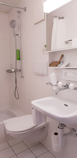 Bathroom 5, Hotel Rosatsch - Stammhaus, Maloja