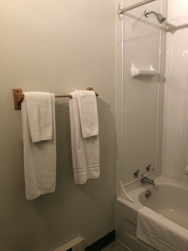 Bathroom 3, Iceberg Inn, Division No. 23