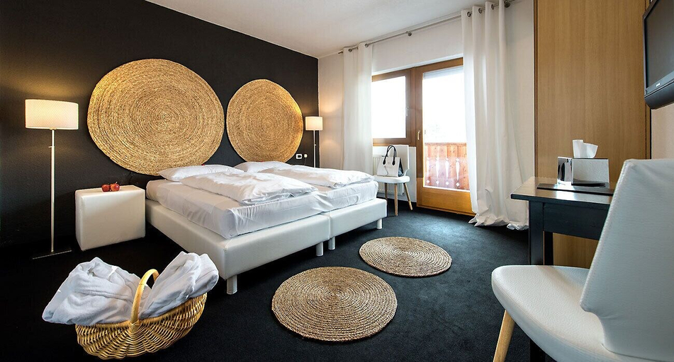 Bedroom 3, Golf Hotel Sonne, Bolzano