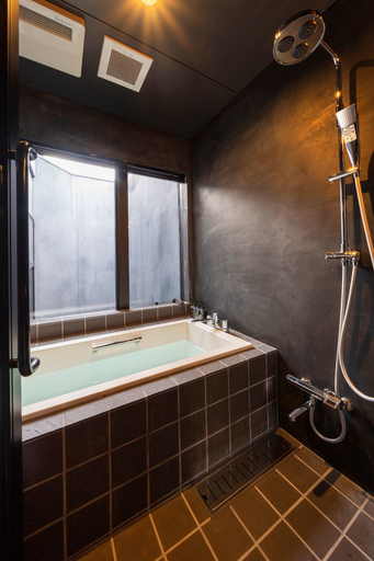 Bathroom 4, Sumihotaru Oboro, Kyoto