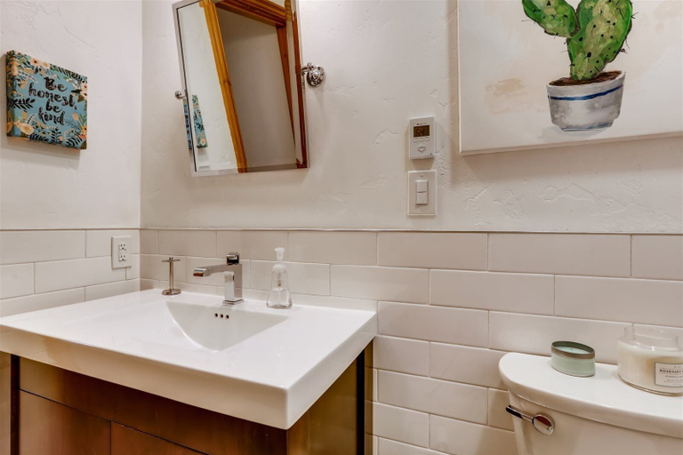 Bathroom 4, 1-brookside 307, Eagle
