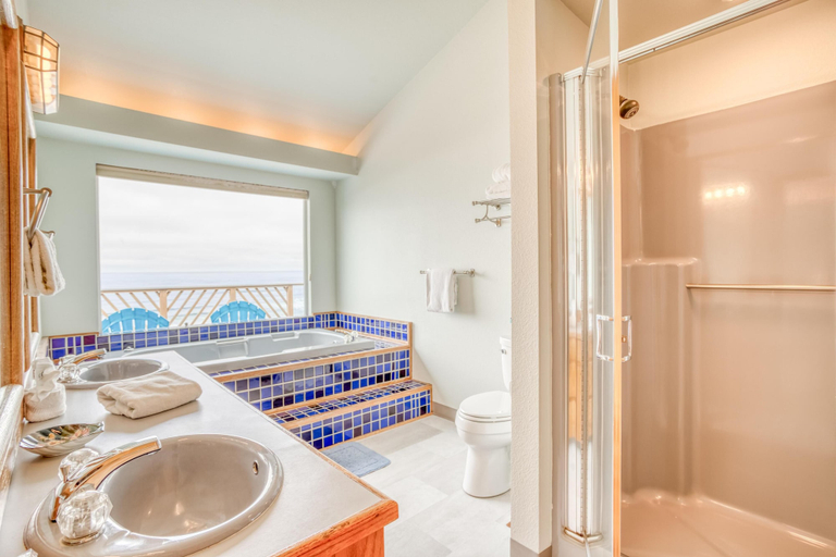 Bathroom 4, North Jetty House, Lincoln