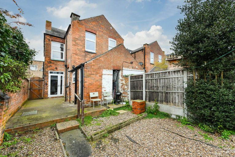 Exterior & Views 2, Long Eaton Modern 4bed House, Derbyshire
