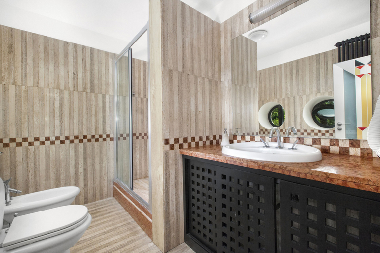 Bathroom 5, Villa La Ventana, Napoli