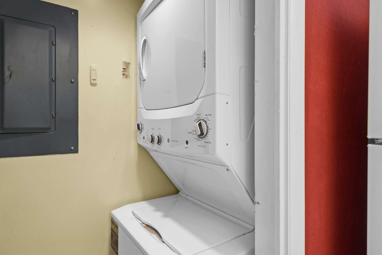 Bathroom 4, Pelican Walk 904, Bay