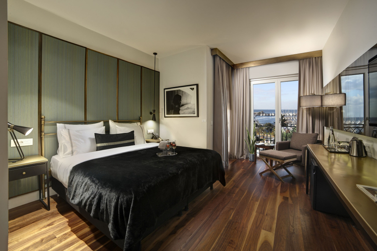 Bedroom 4, 39 Kalamis Marina Hotel, Kadıköy