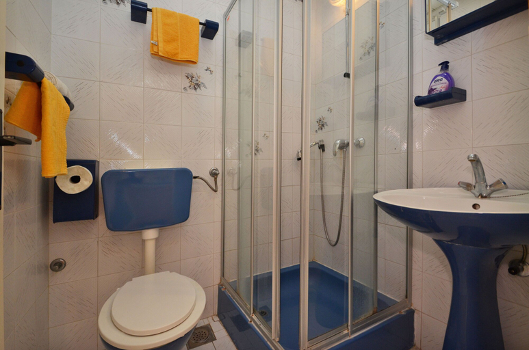 Bathroom 2, Laidback Apartments, Orebić