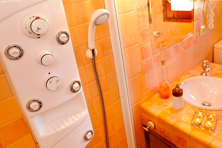 Bathroom 4, Cal Carulla, Barcelona