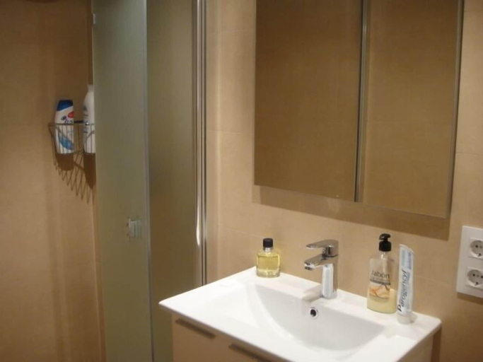 Bathroom 4, Apartamento Super Beach 8D, Girona