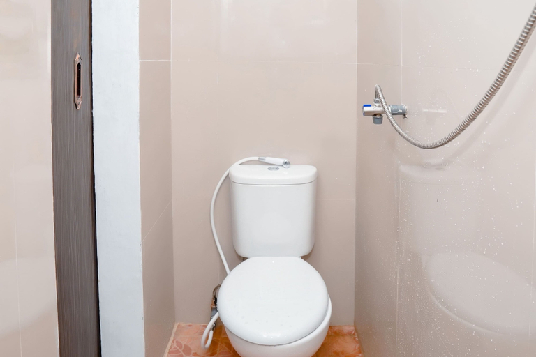 Bathroom 3, Kirribilli Guest House Syariah, Banjarbaru