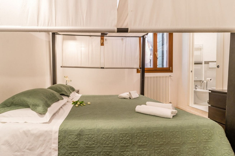 Bedroom 3, Palazzo Da Ponte, Venezia