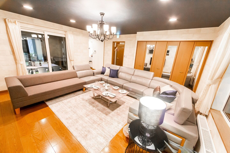 Others 4, The Worldwide House, Sapporo