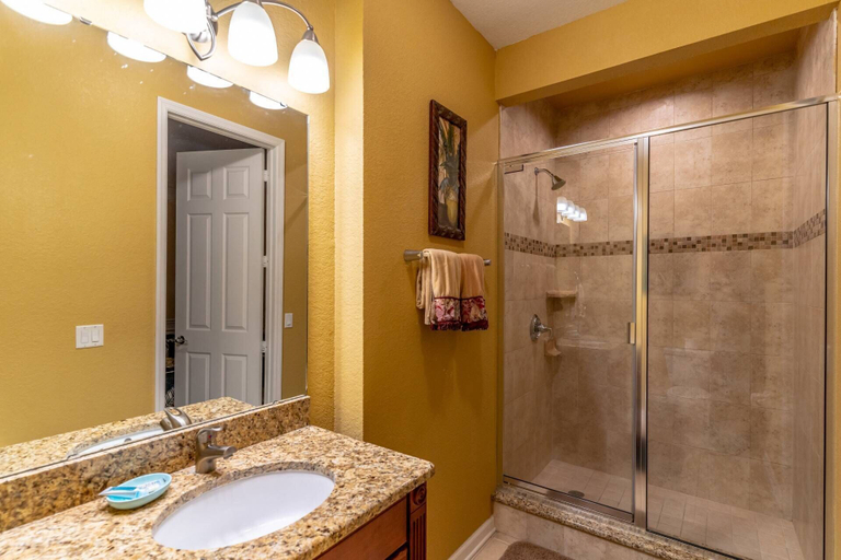 Bathroom 4, Vista Cay 4816, Orange