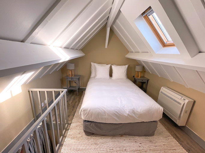 Bedroom 3, Le Fruit Défendu, Hauts-de-Seine