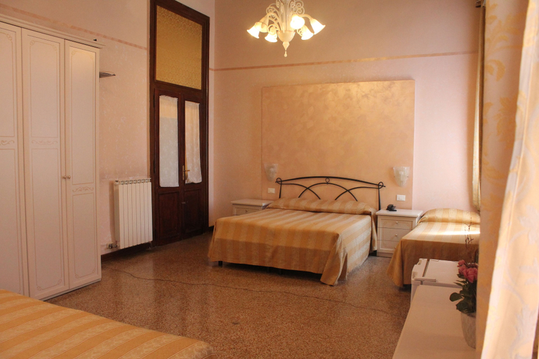 Bedroom 2, Lion Morosini Palace, Venezia
