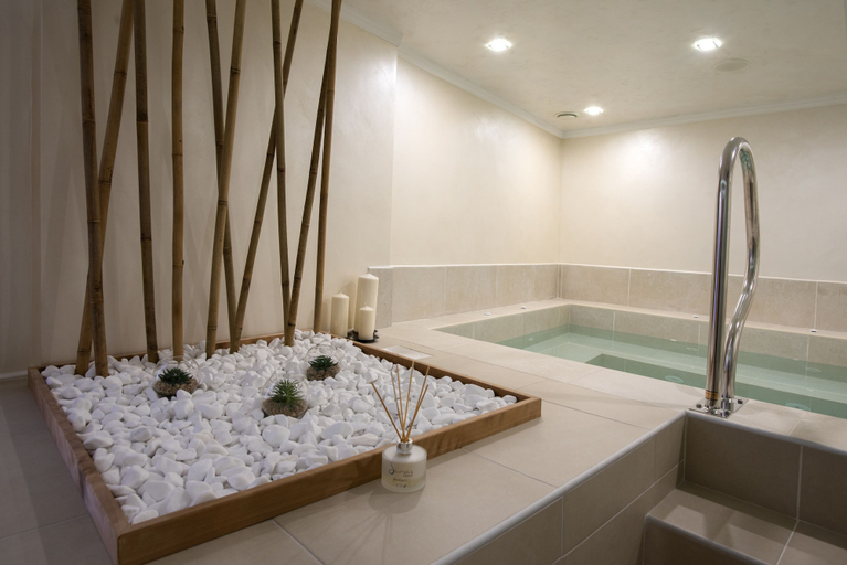 Bathroom 3, Family Hotel Business Club, Shumen