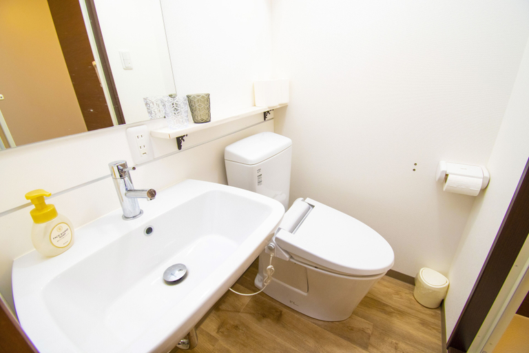 Bathroom 3, Grande Shagi GS504, Osaka