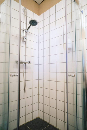 Bathroom 4, Brenna, Snæfellsbær