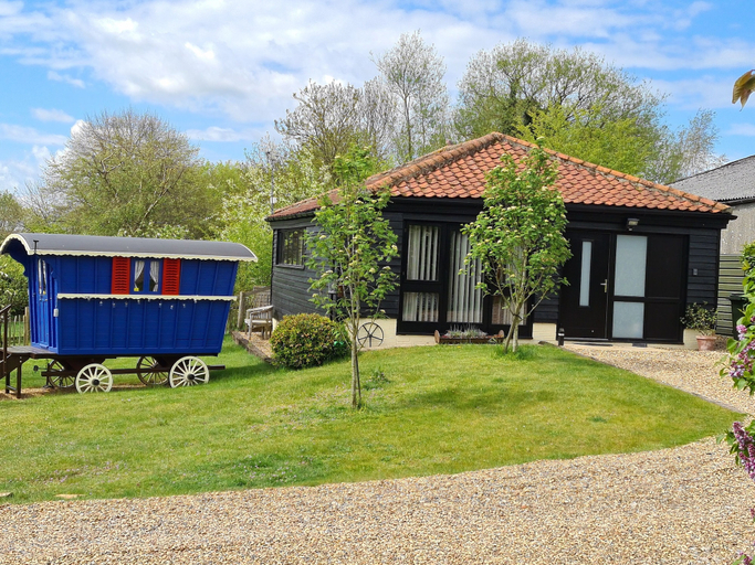 Exterior & Views 2, Inviting 2 Bedroom Barn Conversion, Rural Norfolk, Norfolk