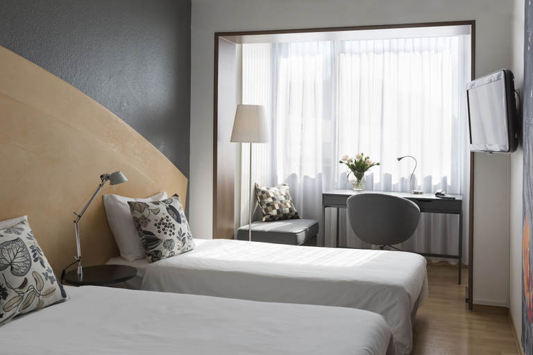 Bedroom 5, Hotel La Pergola, Bern