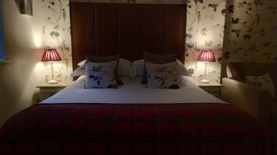 Bedroom 2, Thatched Eaves, Hampshire
