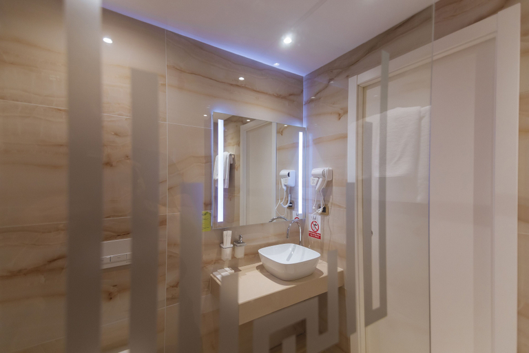 Bathroom 4, Gloria Palace Hotel, Kavajës