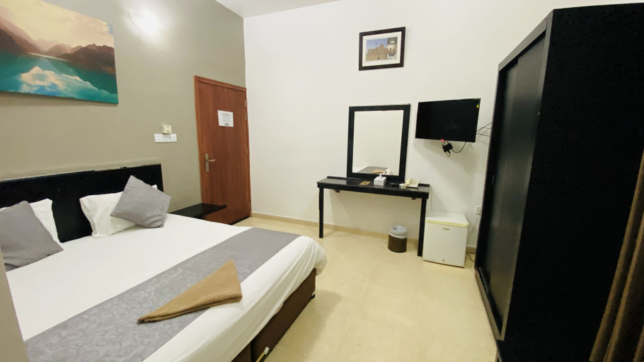 Bedroom 2, Multaqa, Sohar