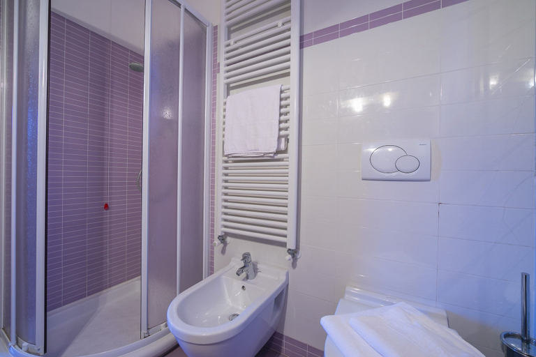 Bathroom 4, Belvedere Apt. 2, Como