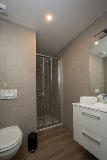 Bathroom 3, Lagrange Apart'HOTEL Mulhouse, Haut-Rhin