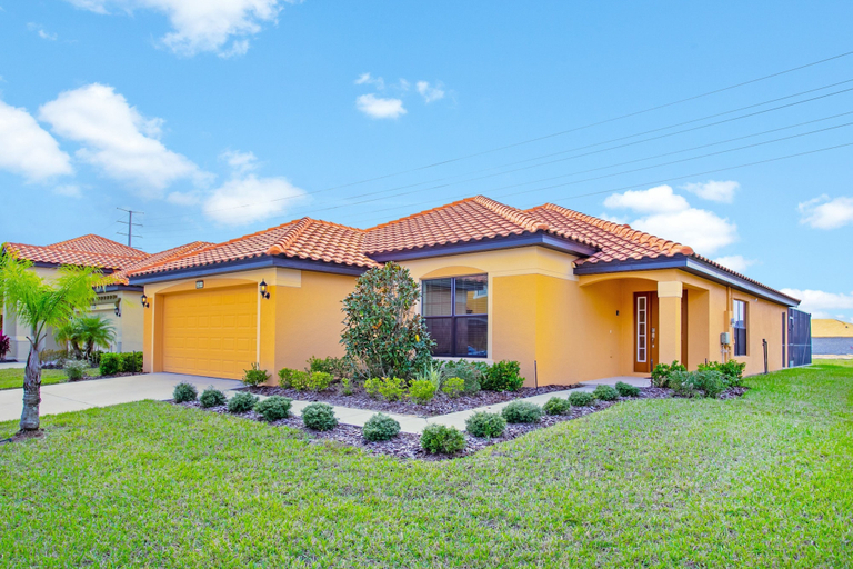 Exterior & Views 2, 2569rosemont, Polk