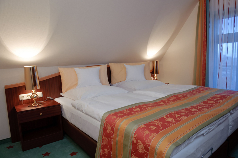Bedroom 3, Stadthotel Stern, Nordwestmecklenburg