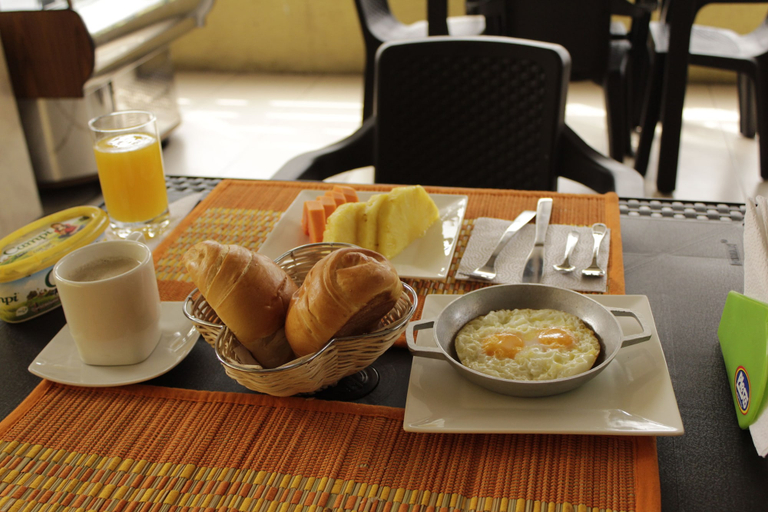 Food & Drinks 5, Ayenda 1087 La Estación, Santafé de Bogotá