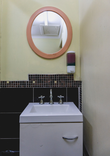 Bathroom 4, Royal Derby Hotel, Melbourne