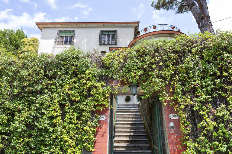Villetta delle Rose con giardino a Rapallo, Genova
