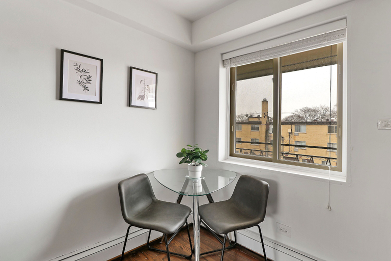 Others 5, Picturesque 1BR Apt in Arlington Heights, Cook