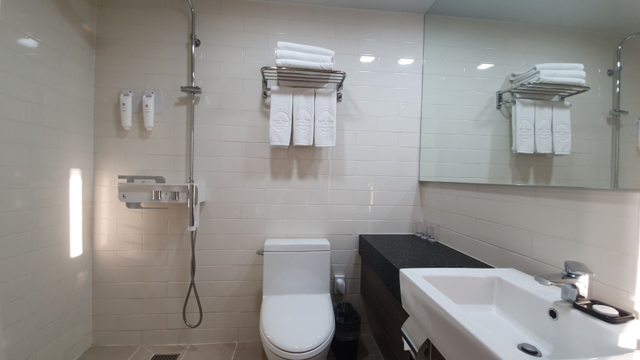 Bathroom 3, Grandmillions Hotel, Seogwipo