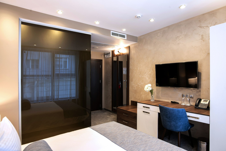 Bedroom 2, Family Hotel Business Club, Shumen