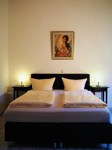 Bedroom 2, Waldhotel Porta Westfalica garni, Minden-Lübbecke