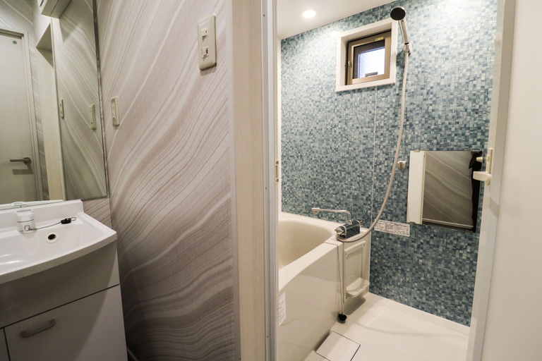 Bathroom 3, Bears Stay Kumejima Ifu Beach, Kumejima