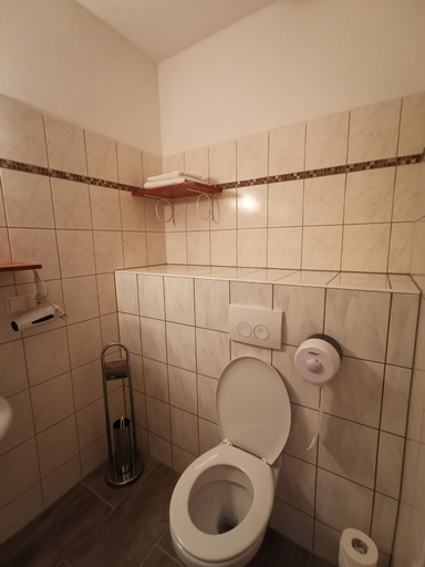 Bathroom 4, Hotel & Tenniscenter Khail, Wien Umgebung