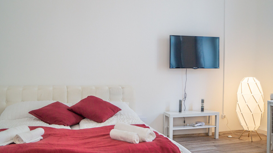 Bedroom, Shared Modern Apartment Schönbrunn - Budget Stylish Room, Wien