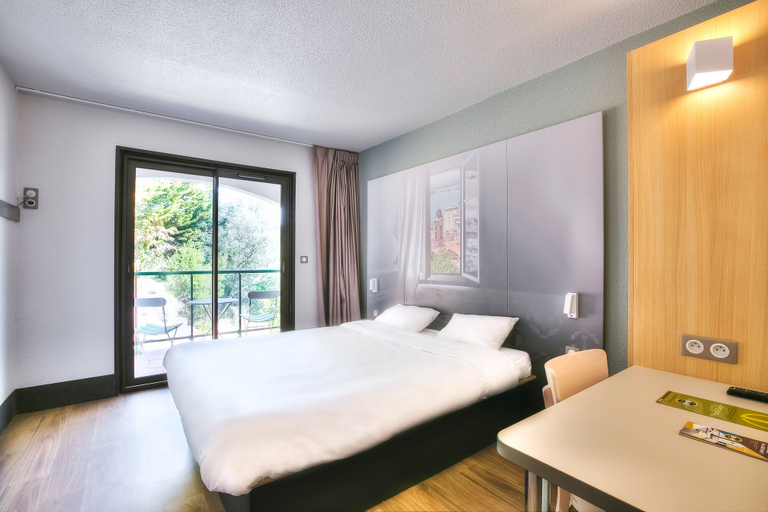 Bedroom 3, B&B HOTEL Villeneuve-Loubet Village, Alpes-Maritimes