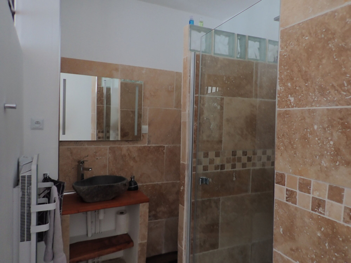 Bathroom 5, La Miramboise, Charente-Maritime
