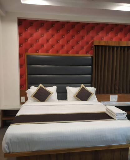 Bedroom 2, Hotel Sparsh Inn, Ahmadabad